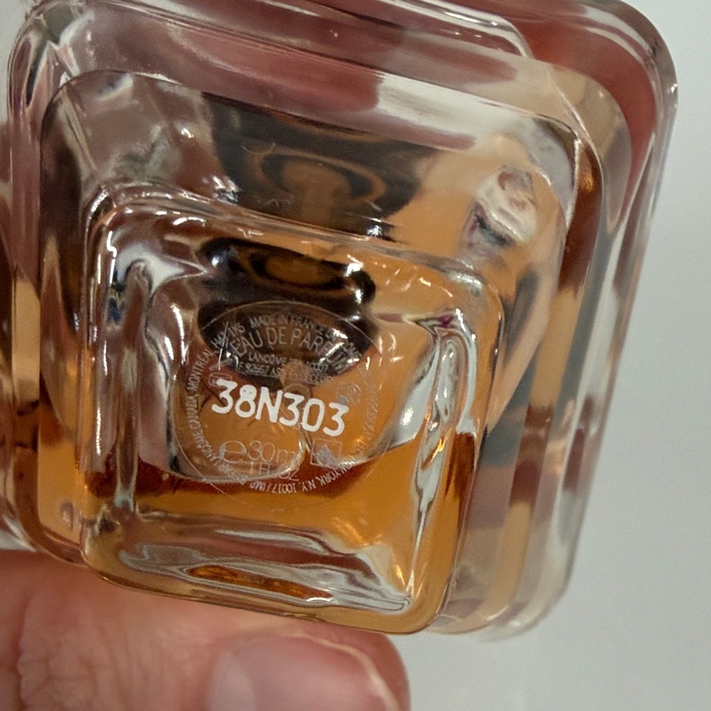 Lancôme Trésor Perfume with Clear Cap - Picture 3 of 3